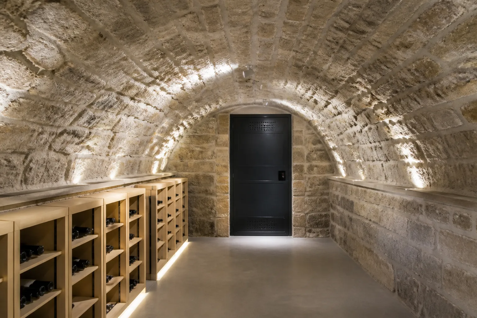 Cave voutee en sous-sol ancien d un logement du 12e arrondissement