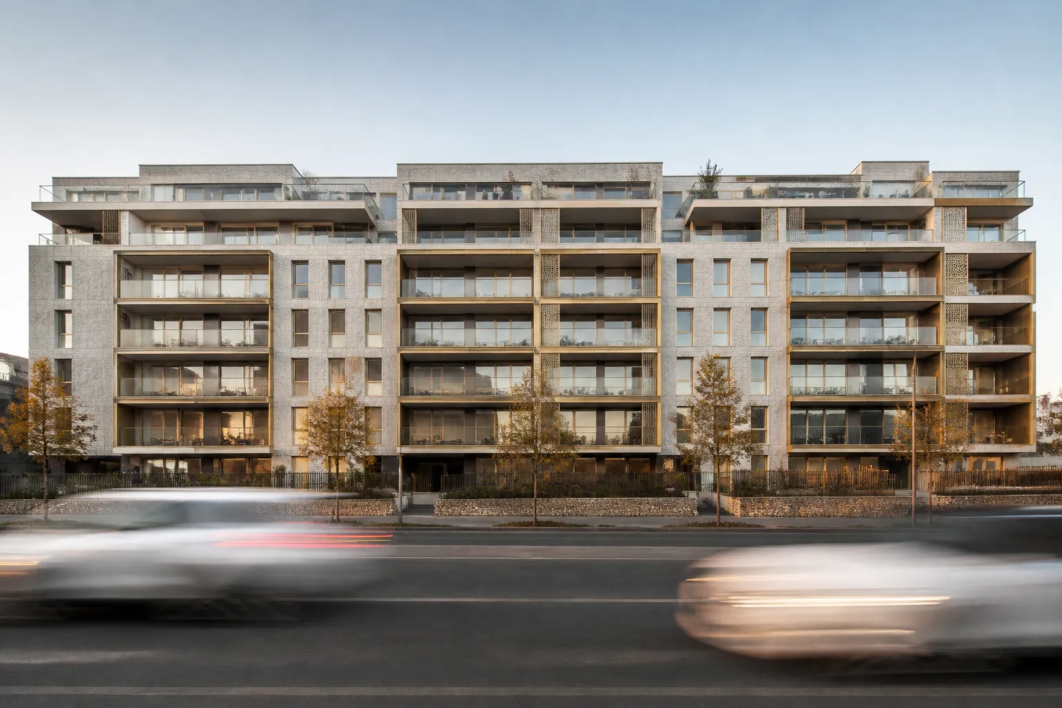Facade d immeuble neuf le long d un boulevard