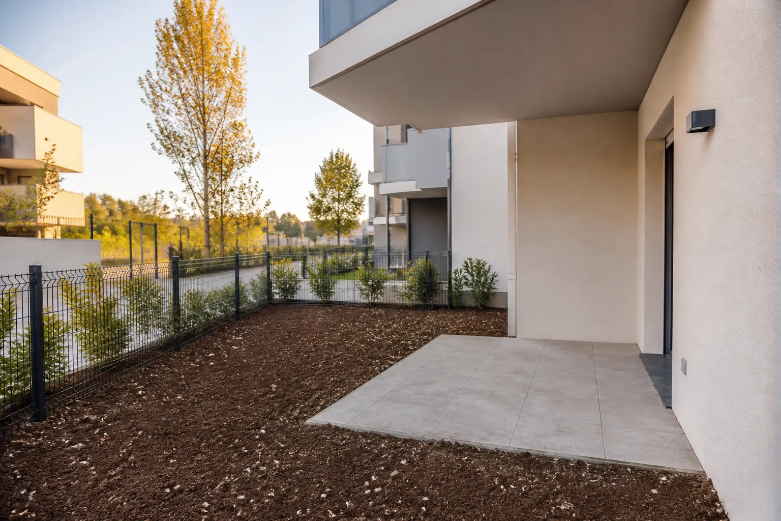 Jardin privatif neuf avec terre vegetale