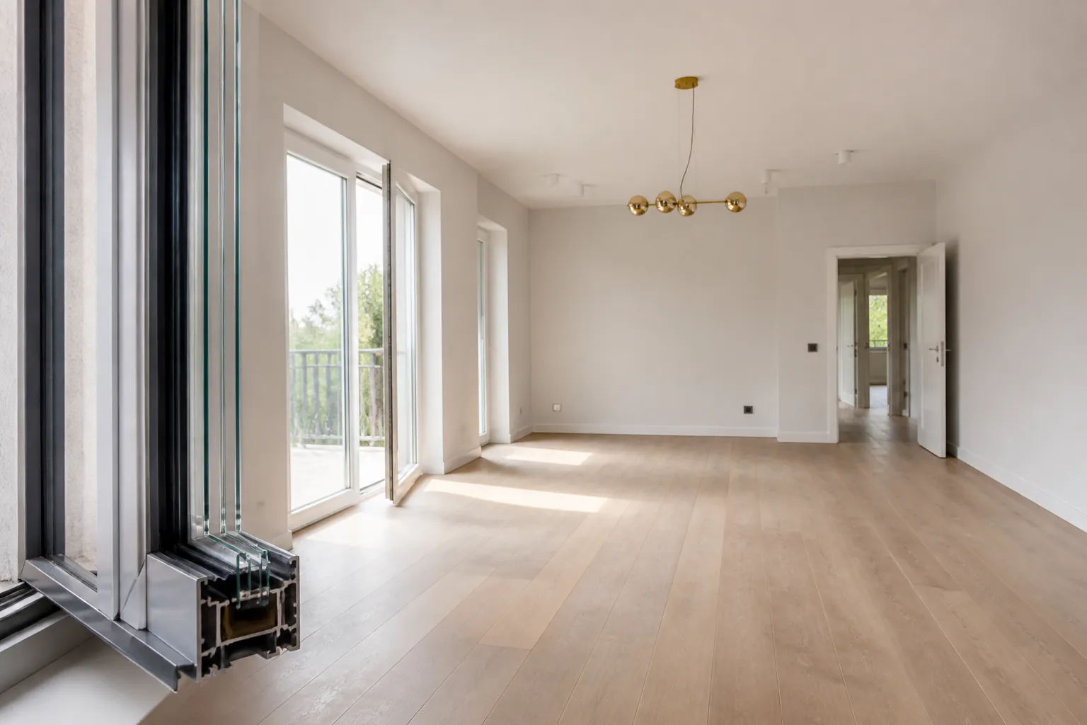 Vitrage renforce d un logement neuf controle lors d une livraison VEFA a Saint-Ouen-sur-Seine